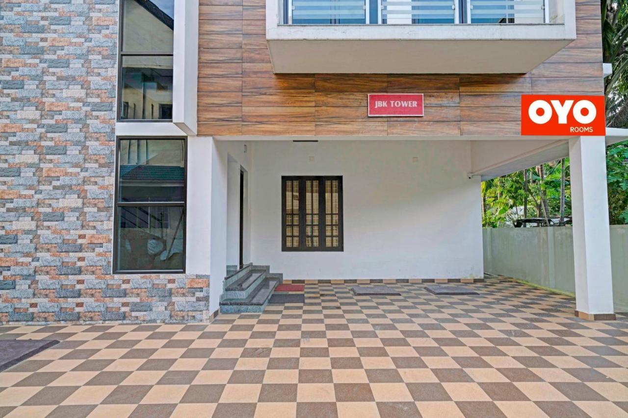 Oyo Thykoodam Sleep Inn Kochi エクステリア 写真