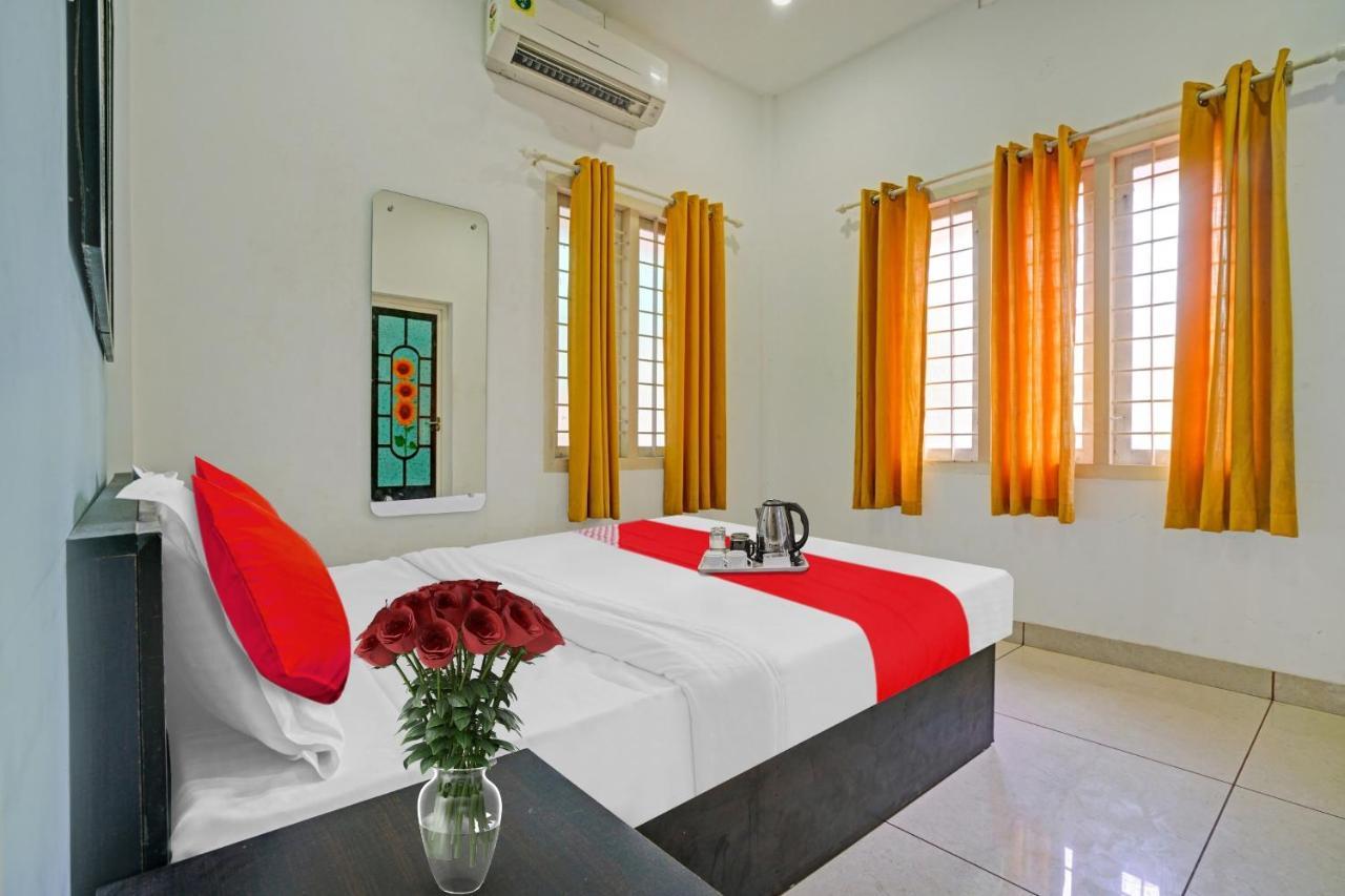 Oyo Thykoodam Sleep Inn Kochi エクステリア 写真