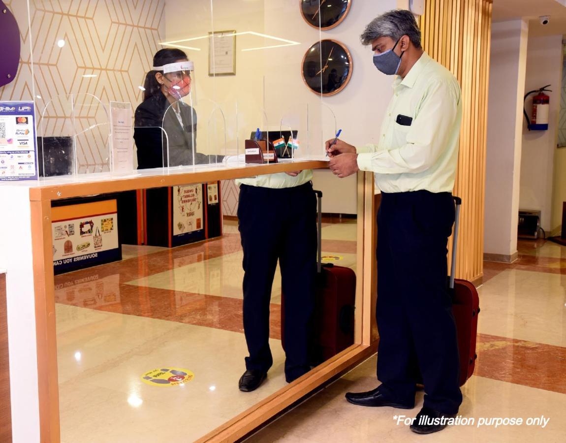Oyo Thykoodam Sleep Inn Kochi エクステリア 写真